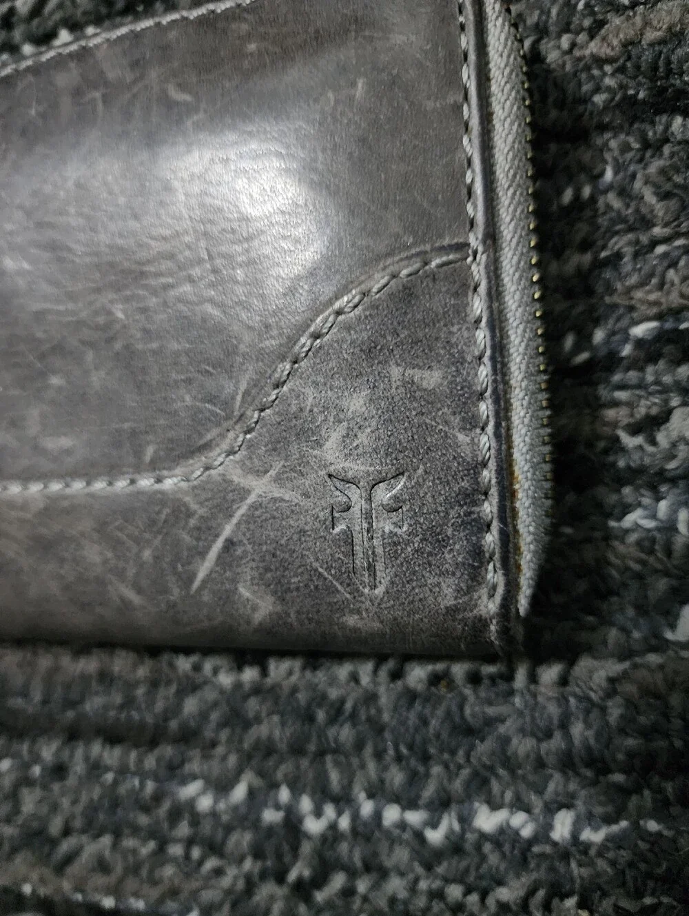 Frye Melissa Carbon Grey Zippered Wallet Card Slots 3 Pockets Genuine Leather
